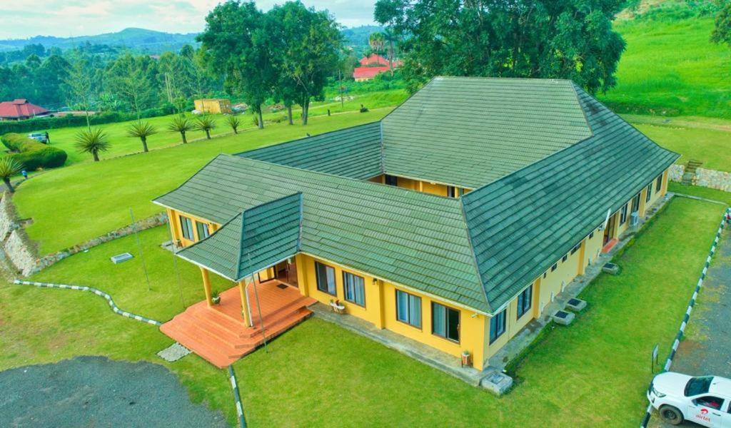 Mountains Of The Moon Hotel Fort Portal Екстериор снимка