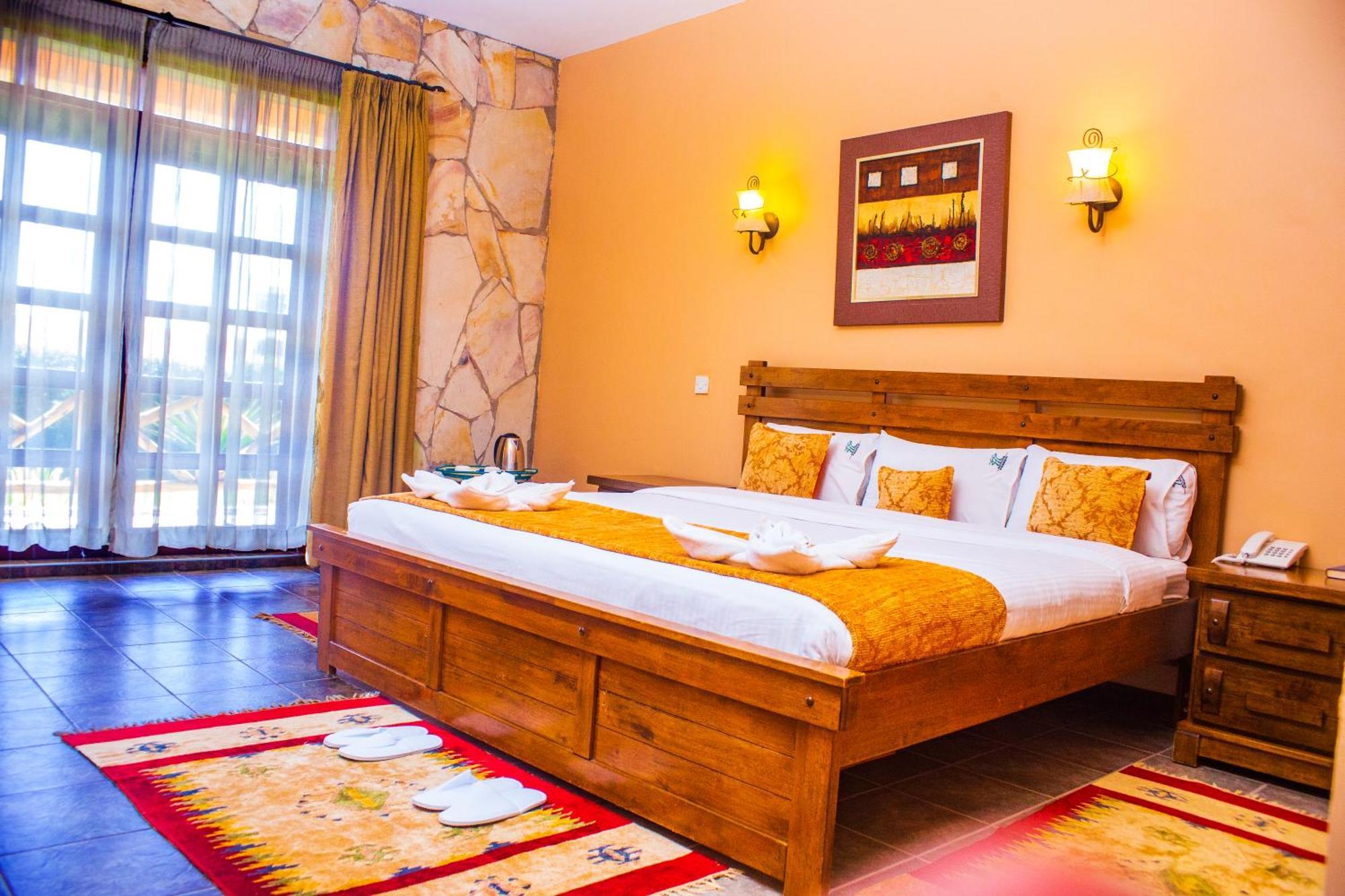 Mountains Of The Moon Hotel Fort Portal Екстериор снимка