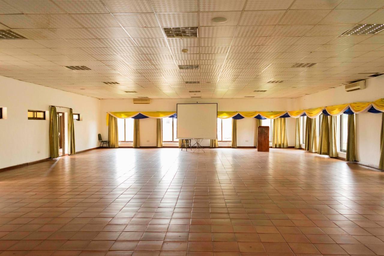 Mountains Of The Moon Hotel Fort Portal Екстериор снимка