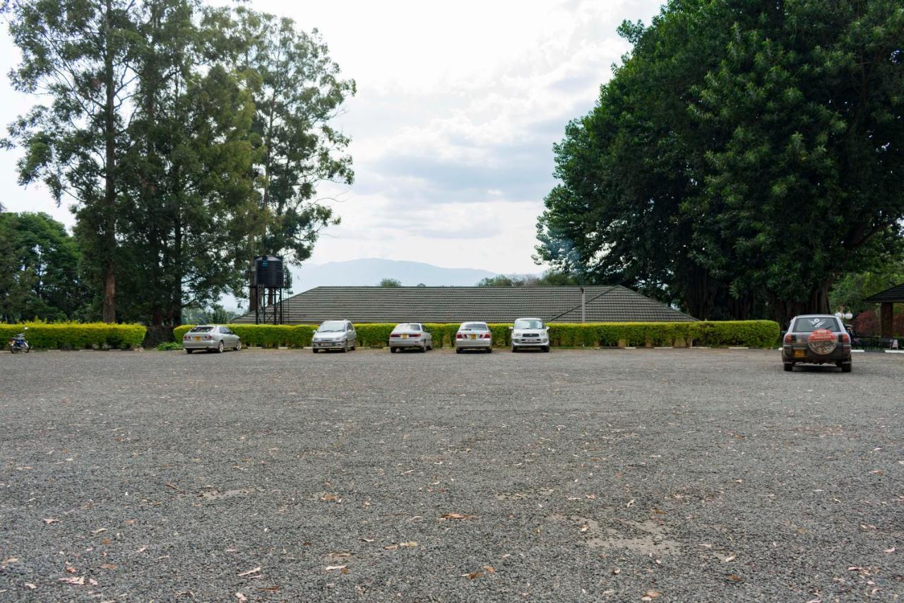 Mountains Of The Moon Hotel Fort Portal Екстериор снимка