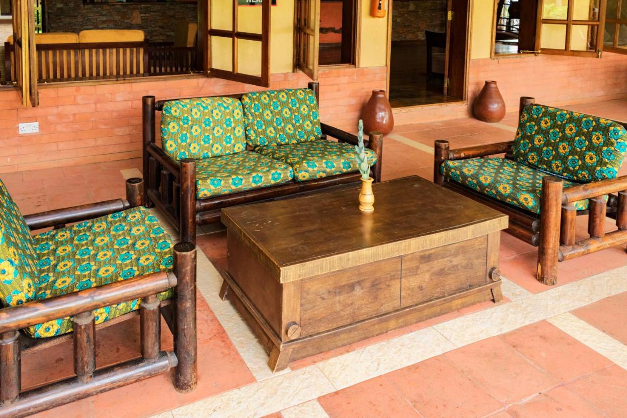 Mountains Of The Moon Hotel Fort Portal Екстериор снимка