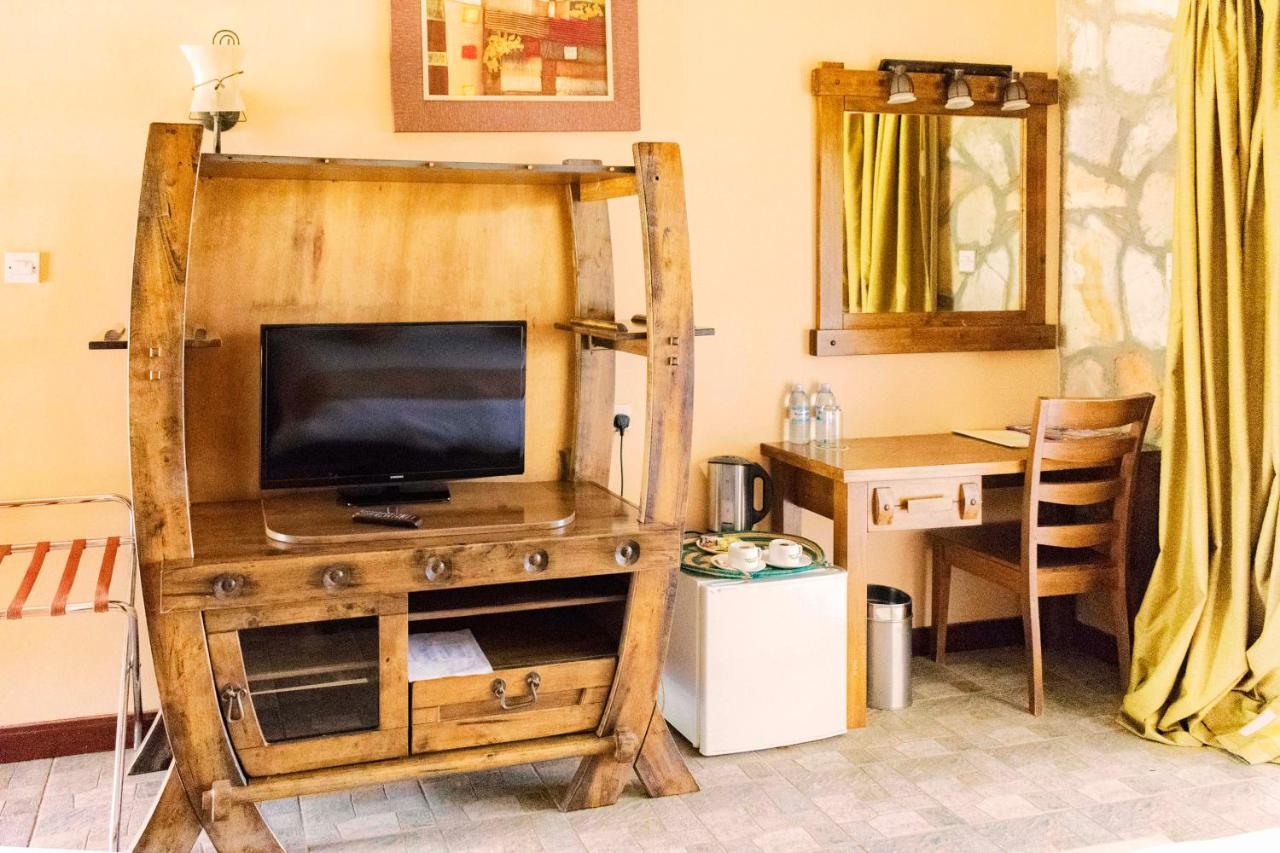 Mountains Of The Moon Hotel Fort Portal Екстериор снимка